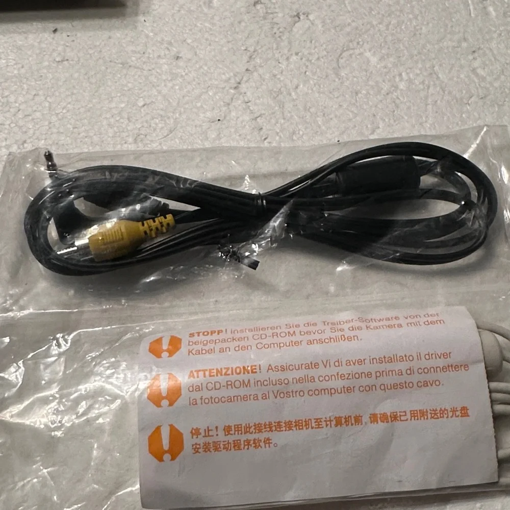 Genuine Canon Power Shot Sync Data USB Cable Cord & AV Cable Cord